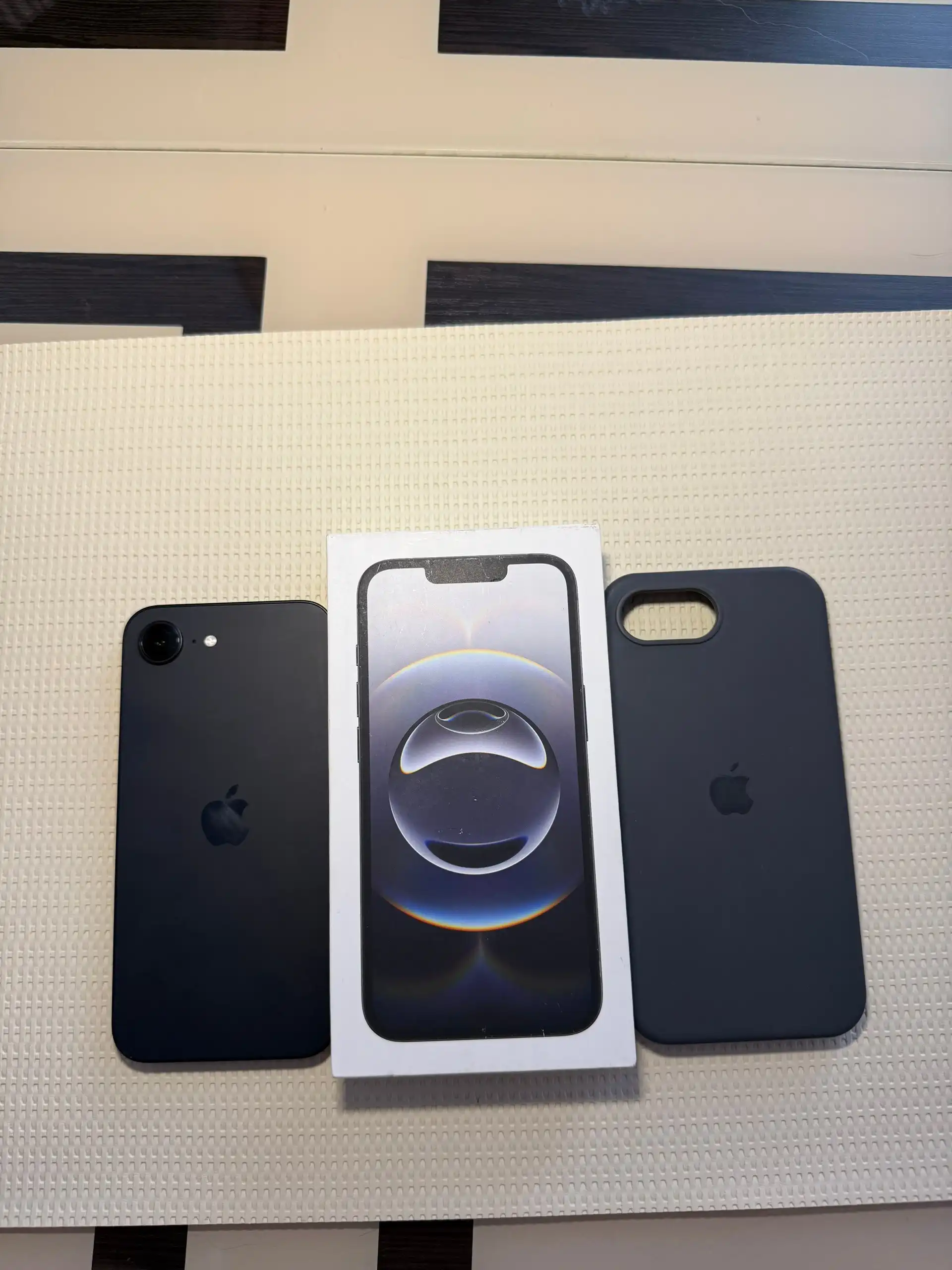 iPhone 16e 128ГБ Black в идеальном состоянии - Смартфоны (Электроника) в Бородино