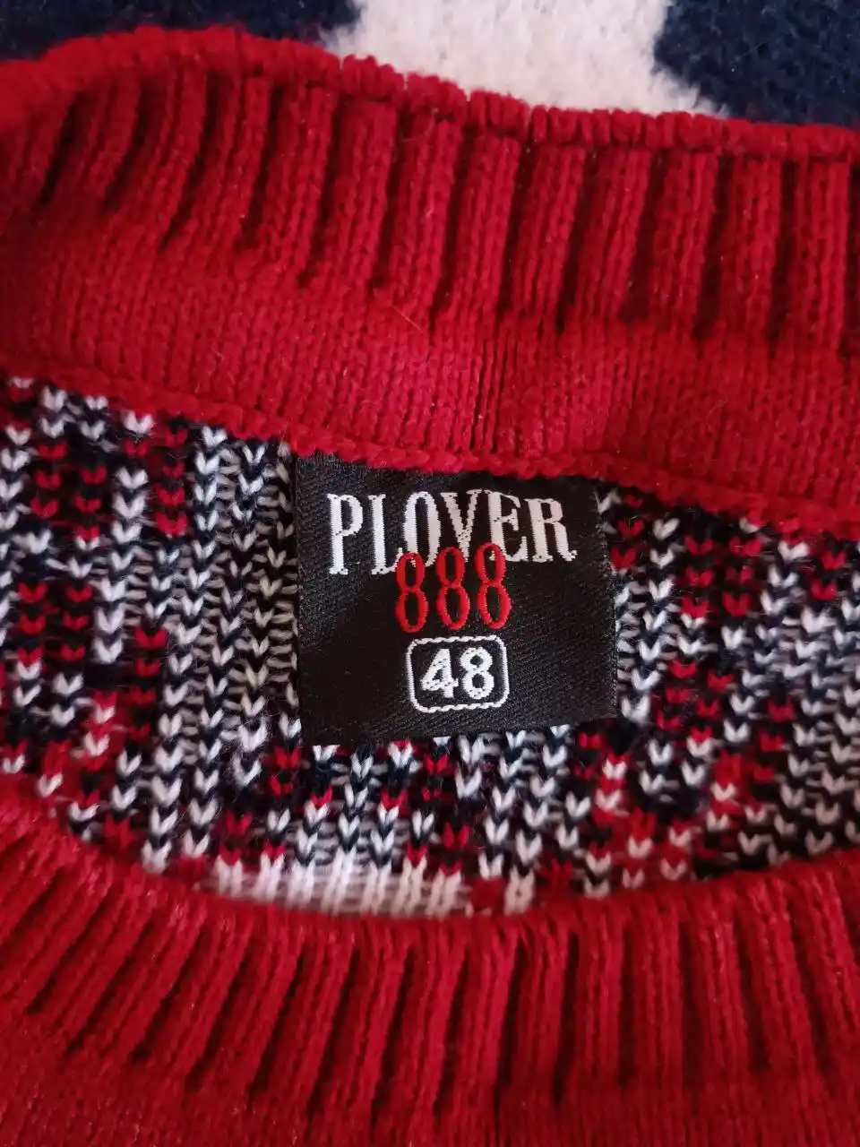 Продам 2 зимних свитера