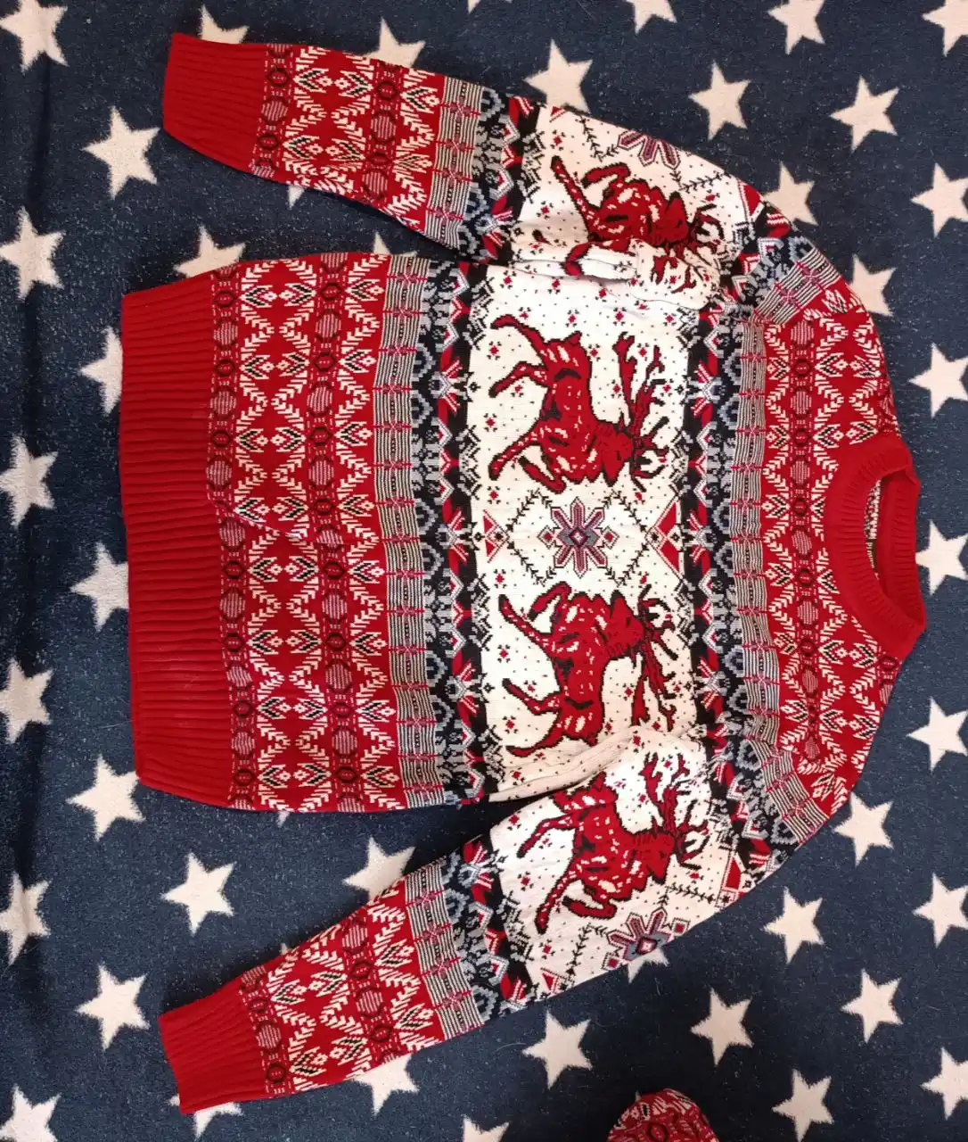 Продам 2 зимних свитера