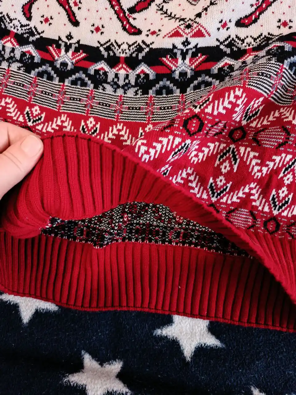 Продам 2 зимних свитера