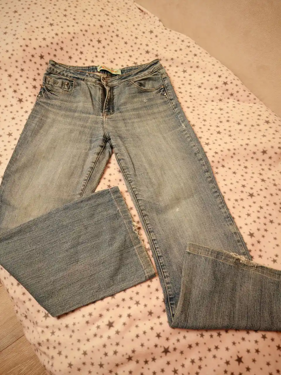 Женские джинсы