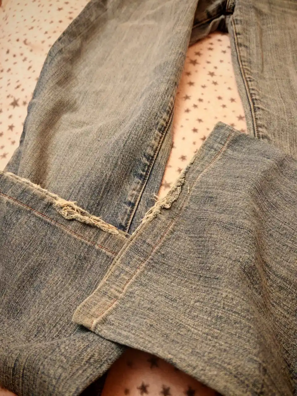 Женские джинсы