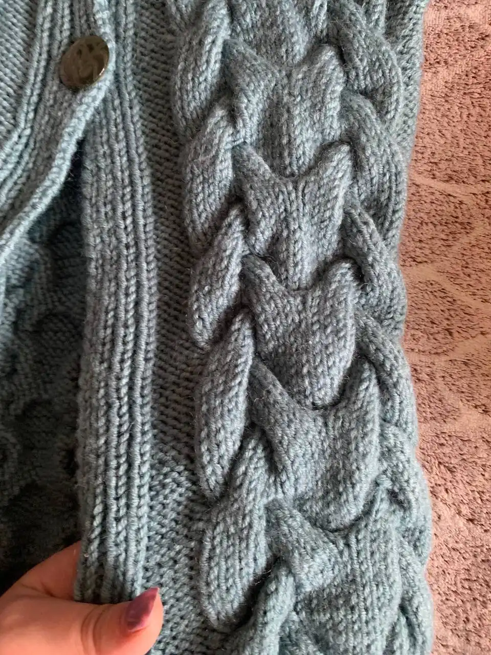 Продажа теплых вязаных вещей ручной работы