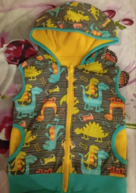 Жилетка детская на рост 104 - Украшения в ВОРОНЕЖ