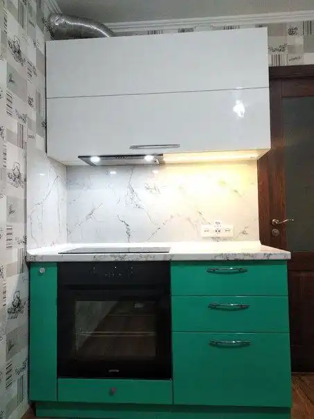 Продам кухонный гарнитур ЛДСП с полновстраиваемой вытяжкой Centek