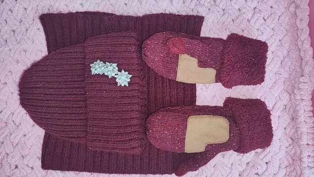 Продам комплект: шапка, снуд и варежки - Украшения в ВОРОНЕЖ