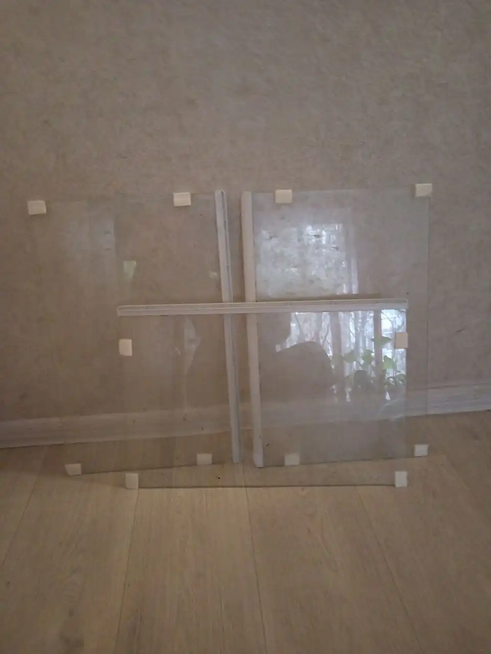 Продам полки для холодильника