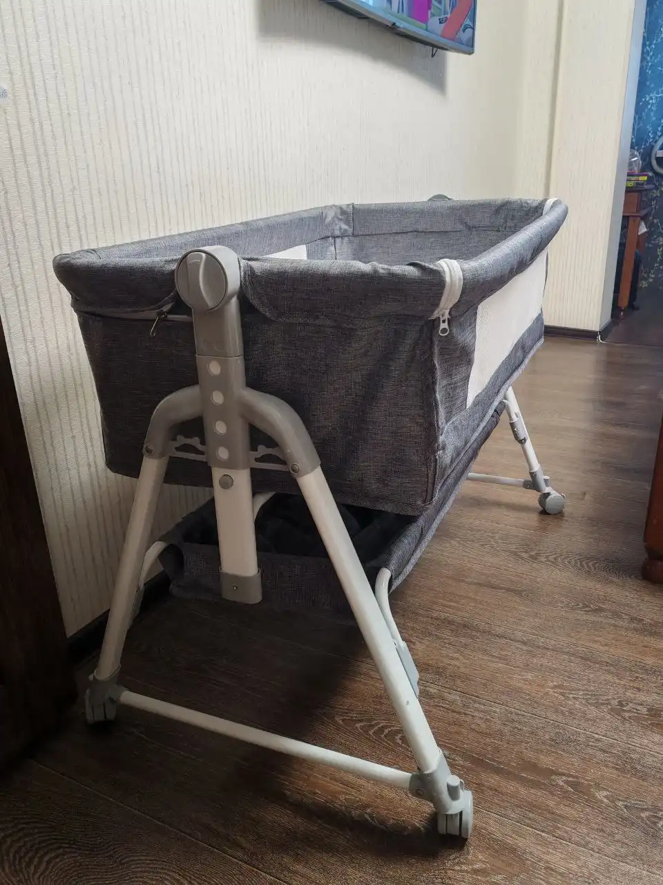 Приставная кроватка