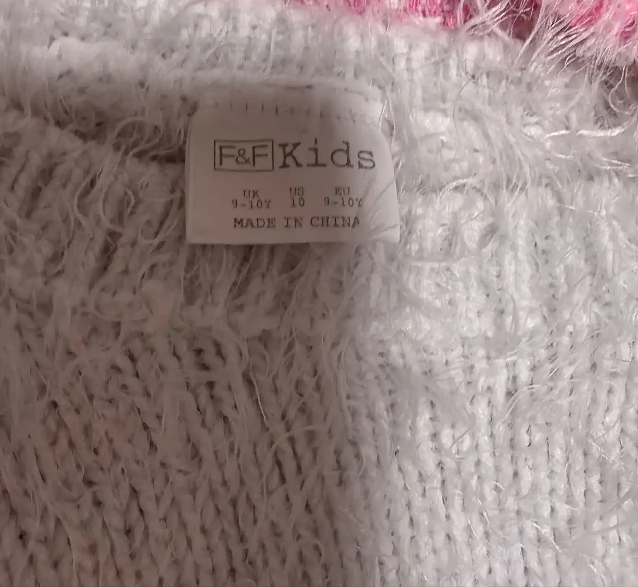 Свитерки на девочку в хорошем состоянии