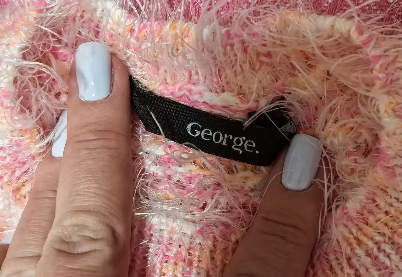 Свитерки на девочку в хорошем состоянии