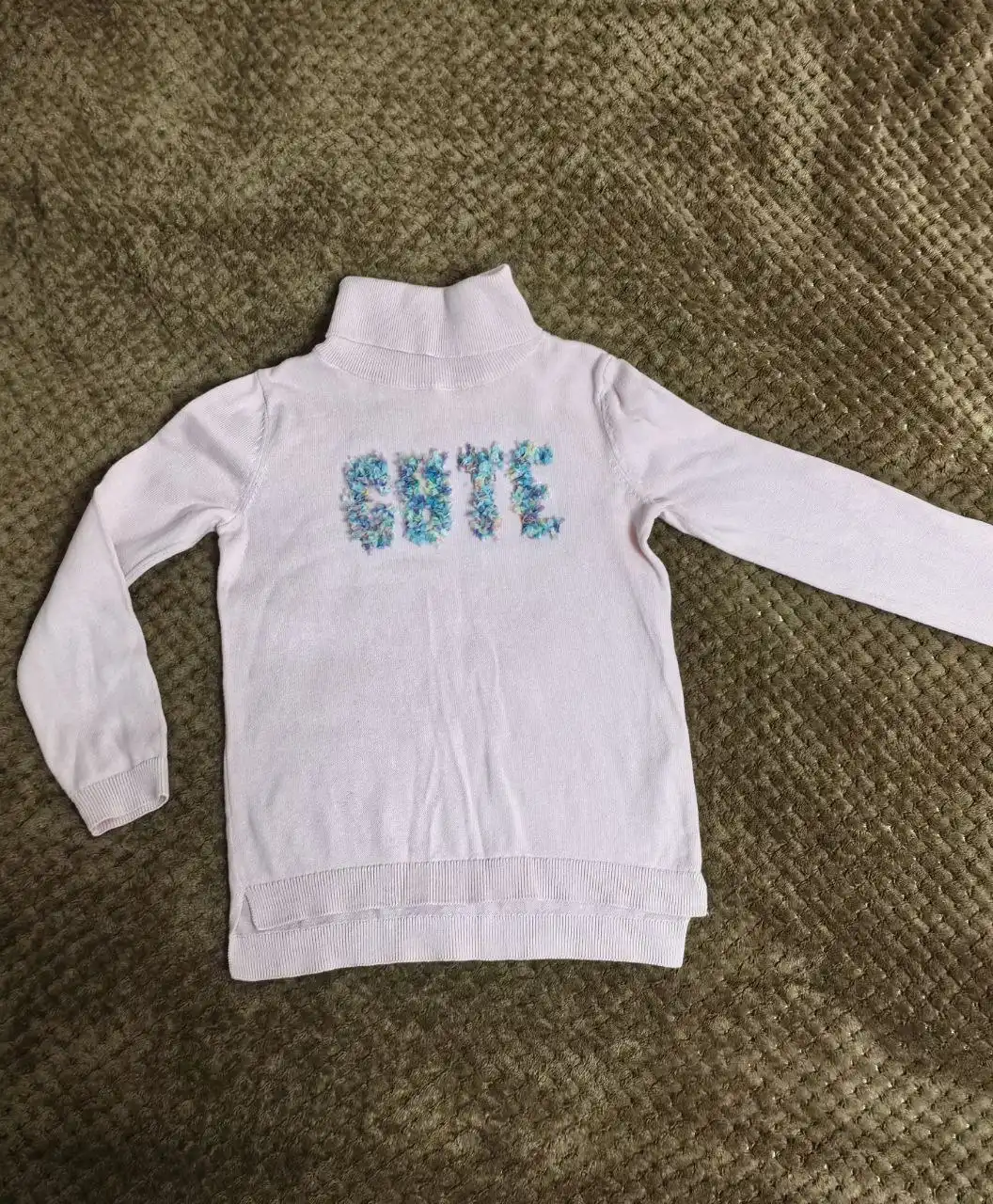 Свитерки на девочку в хорошем состоянии