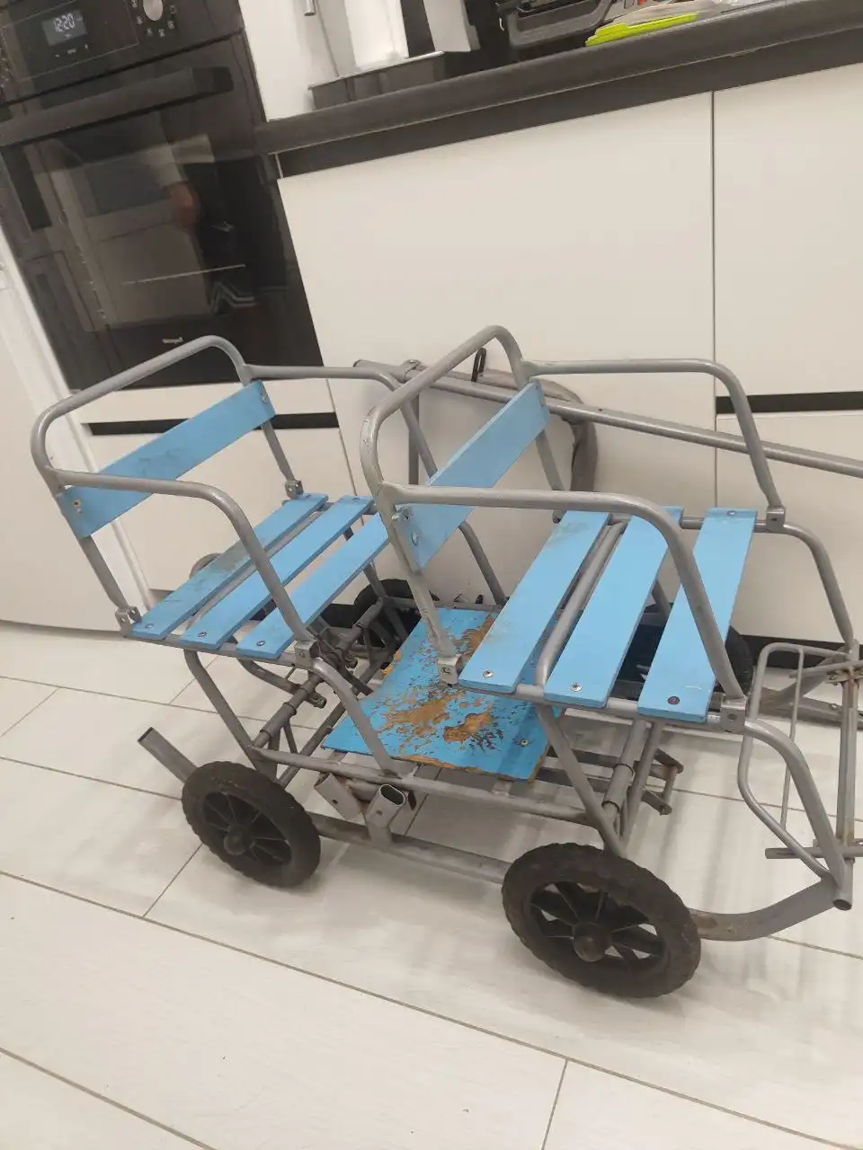 Санки для двойни или погодок с большими колесами