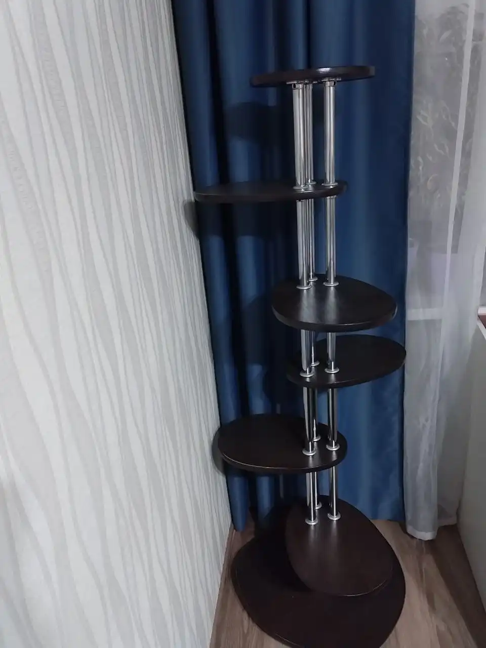 Полка для цветов идеальное состояние