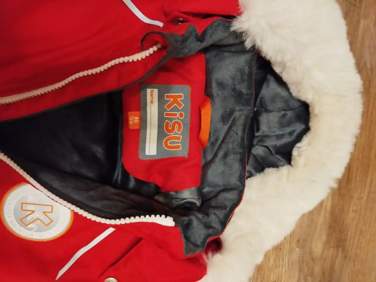 Продам зимний комбинезон Kisu размер 80