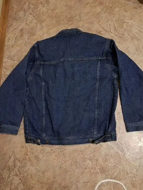 Джинсовая куртка новая с биркой - Верхняя одежда (Одежда) в ВОРОНЕЖ