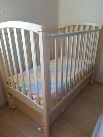 Детская кроватка с маятником и ящиками - Питание в Воронеж