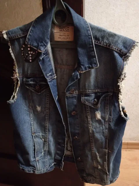 Джинсовая жилетка Zara с ручной вышивкой - Детская обувь в Воронеж
