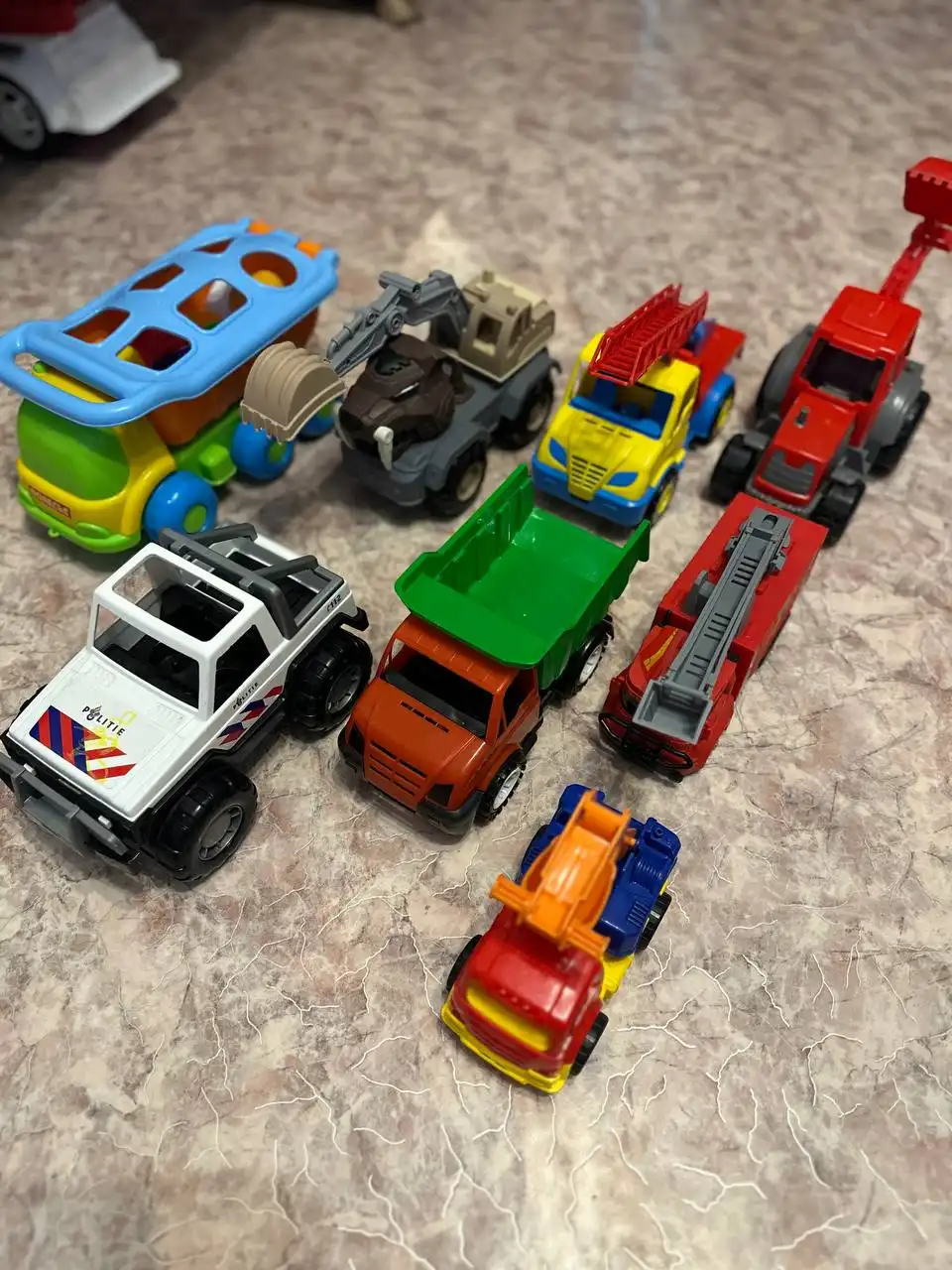 Продажа 54 машинок в отличном состоянии - Игрушки (Барахолка) в ВОРОНЕЖ