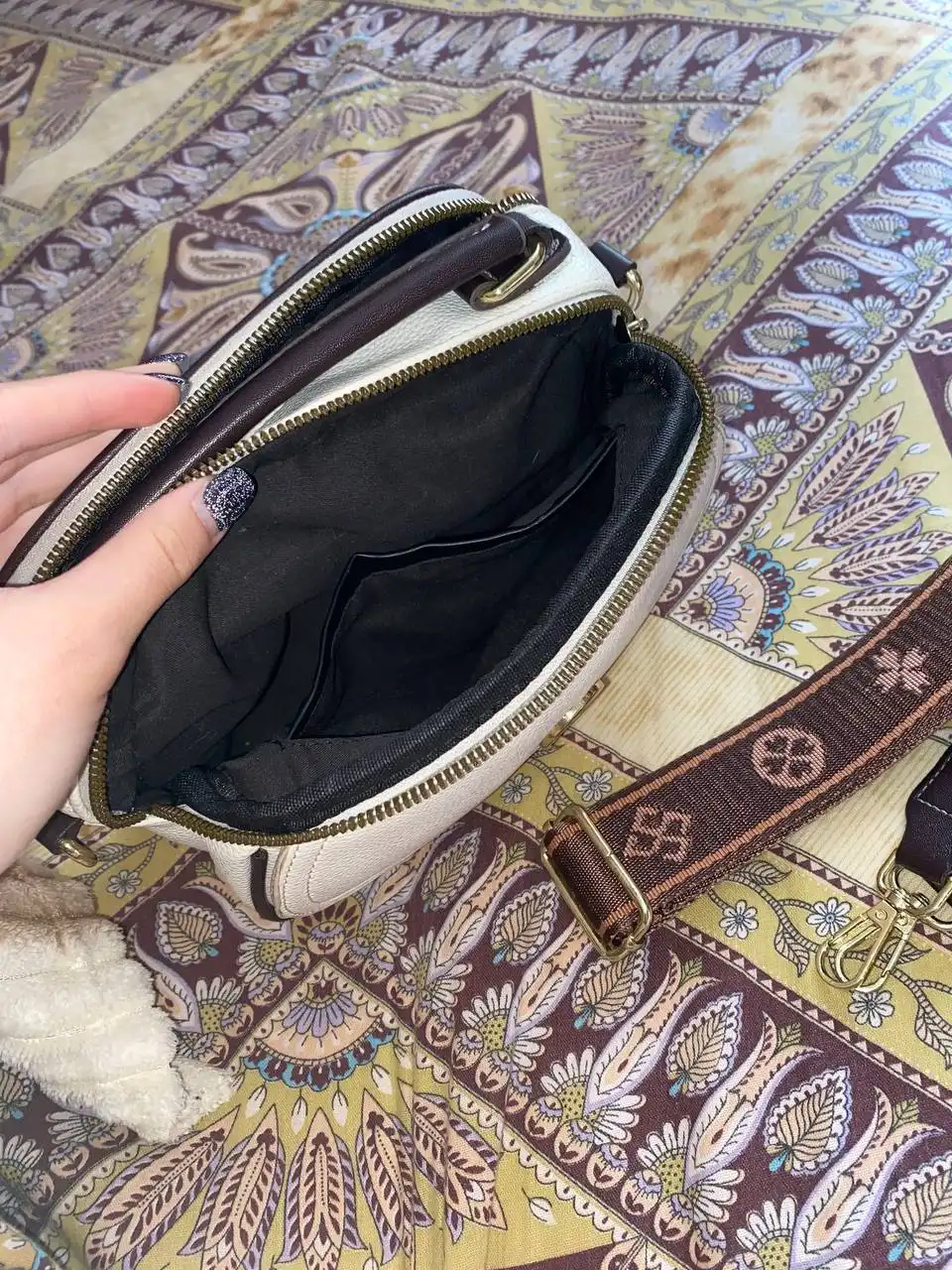 Сумка вместительная в нормальном состоянии - Сумки (Барахолка) в Воронеж