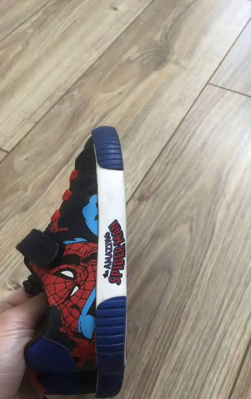 Кеды коллекции Marvel в хорошем состоянии - Барахолка в ВОРОНЕЖ