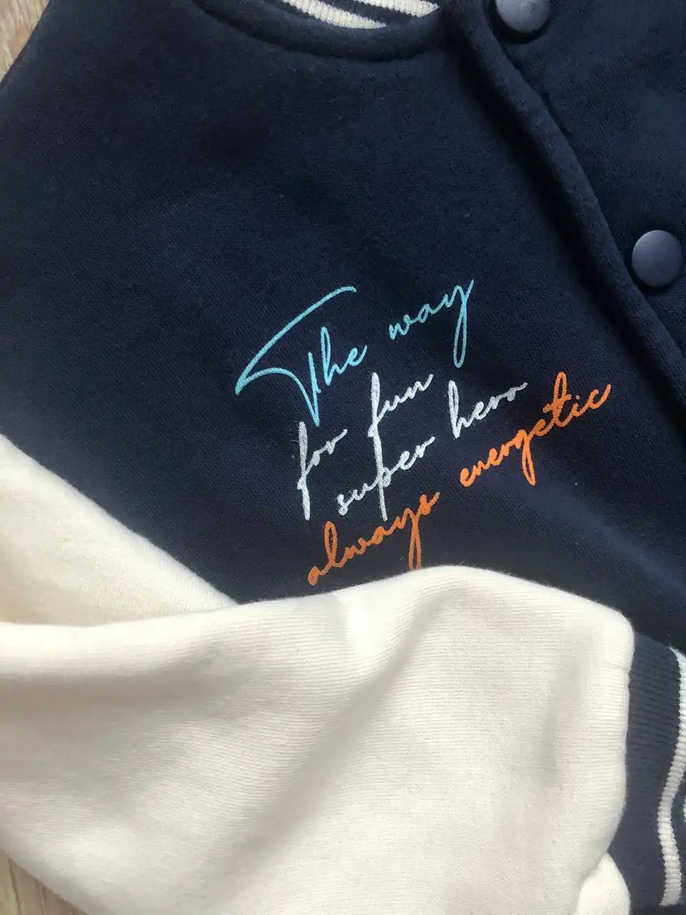 Бомбер в отличном состоянии - Верхняя одежда (Одежда) в ВОРОНЕЖ