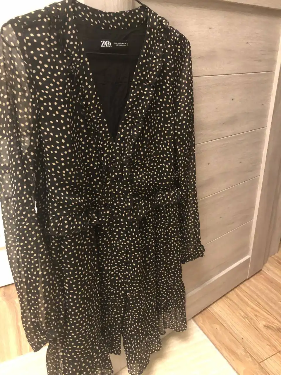 Платье ZARA практически новое - Женская одежда (Одежда) в ВОРОНЕЖ