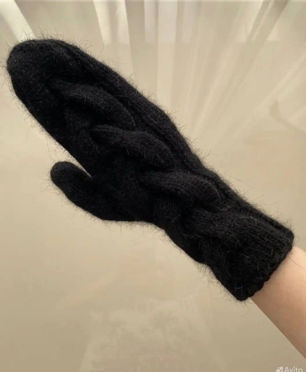 Варежки ручной работы из норки