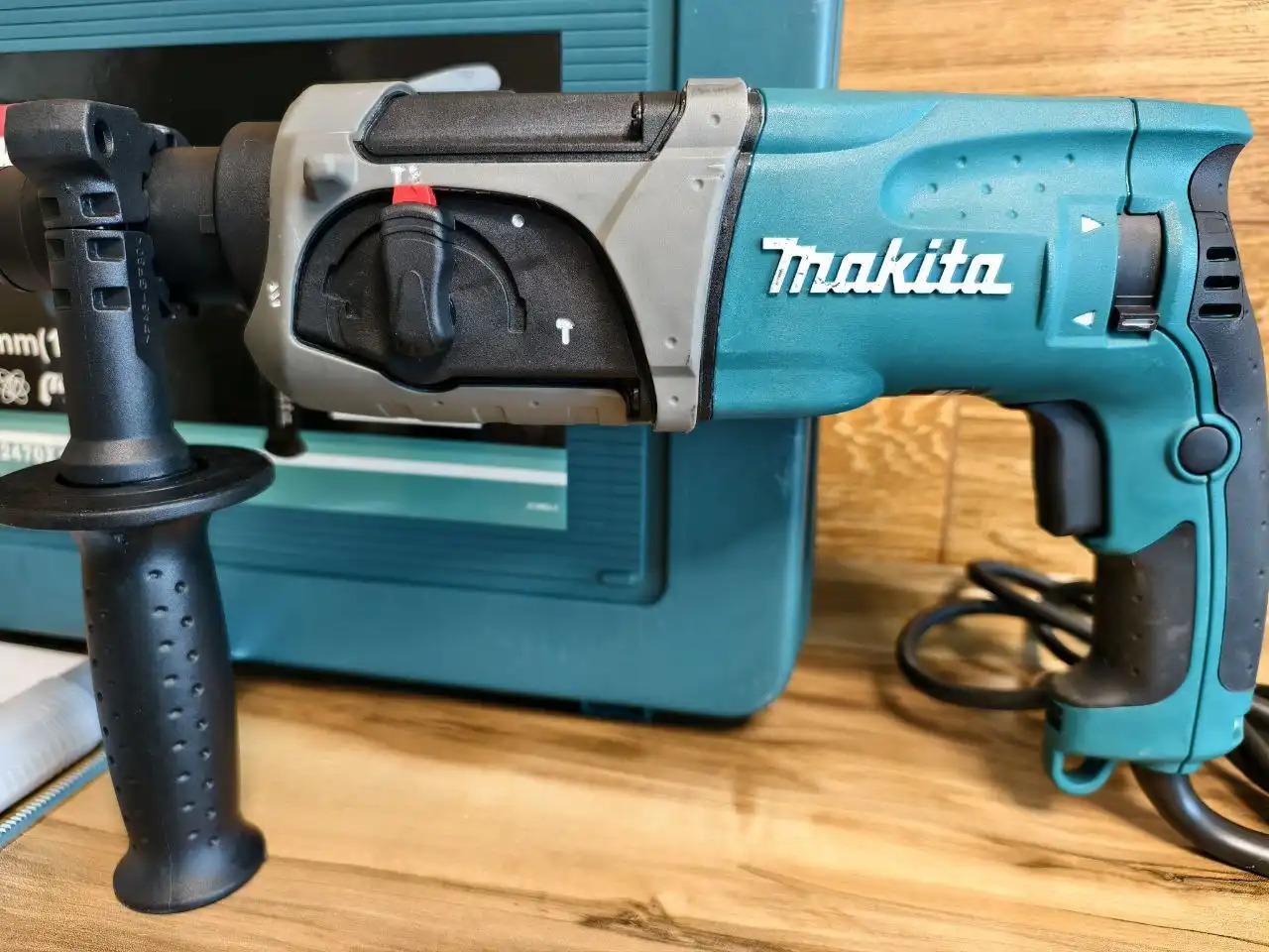 Перфоратор Makita HR2470 + Набор Буров
