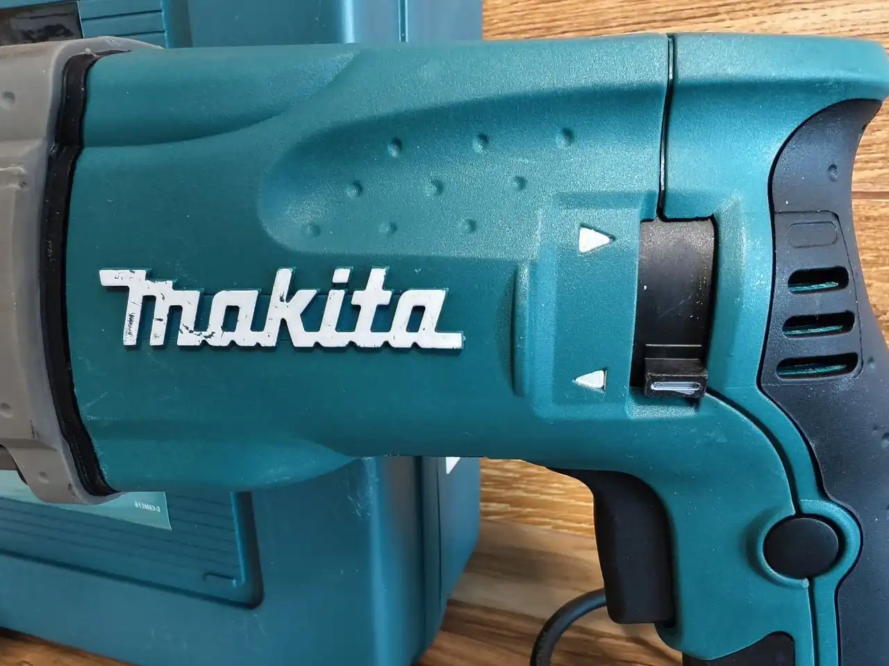 Перфоратор Makita HR2470 + Набор Буров