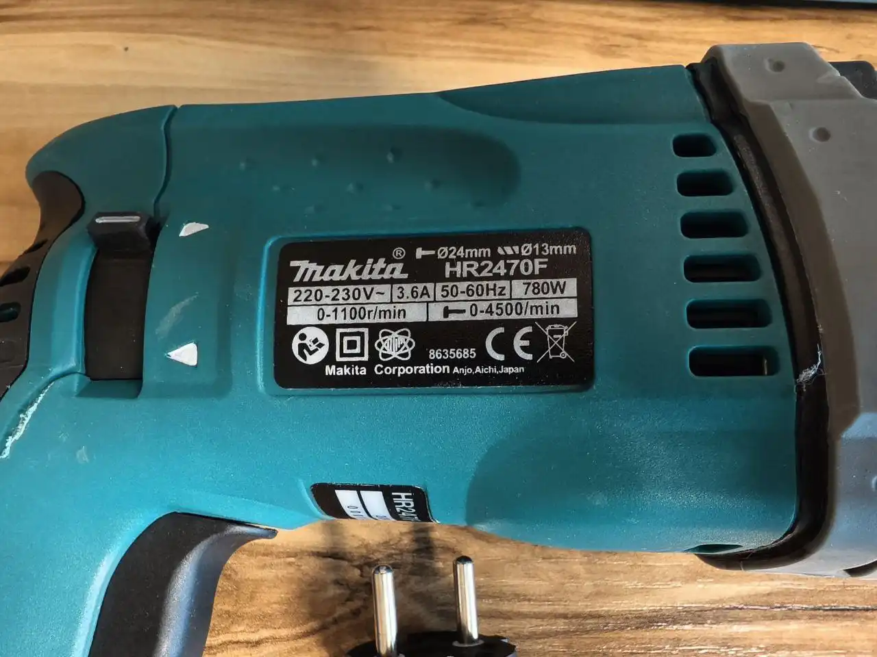 Перфоратор Makita HR2470 + Набор Буров