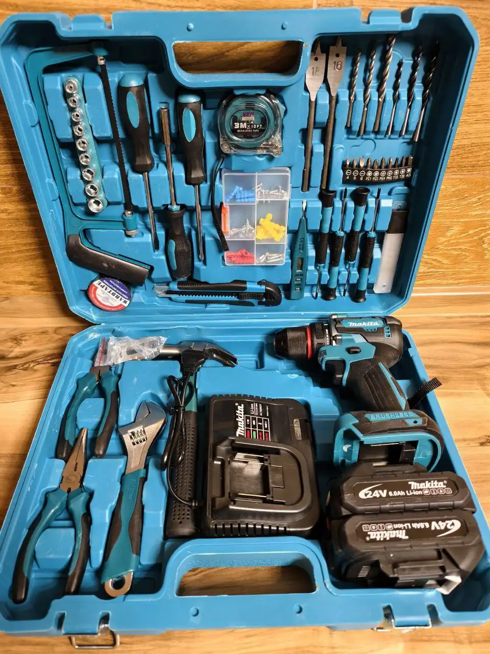 Шуруповёрт Makita Бесщеточный с набором инструментов