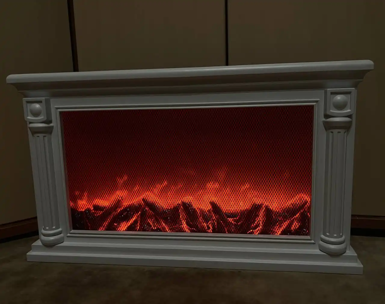 Продам электрический декоративный камин с пультом управления