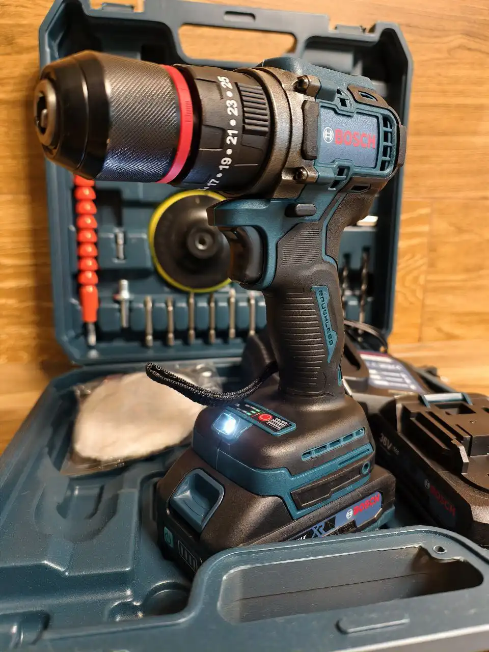 Мощный Шуруповёрт Bosch Бесщеточный Ударный с металлическим патроном 13 мм