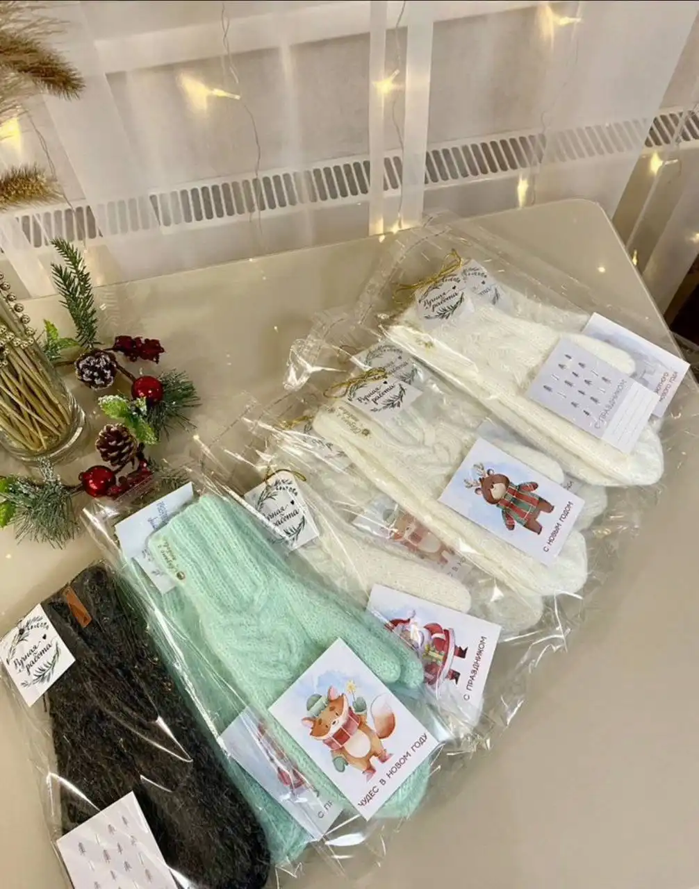 Варежки ручной работы из норки