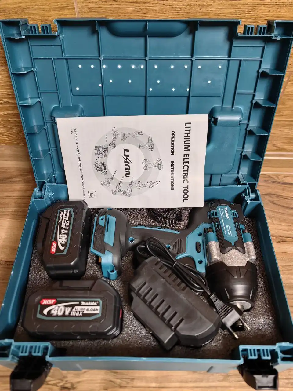 Аккумуляторный гайковерт Makita 700Nm с АКБ и зарядной станцией