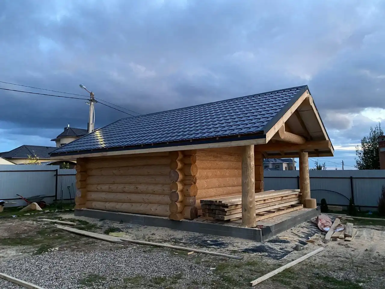 Сруб дома и бани ручной работы с фундаментом и крышей - Строительство и ремонт (Недвижимость) в Красноярск