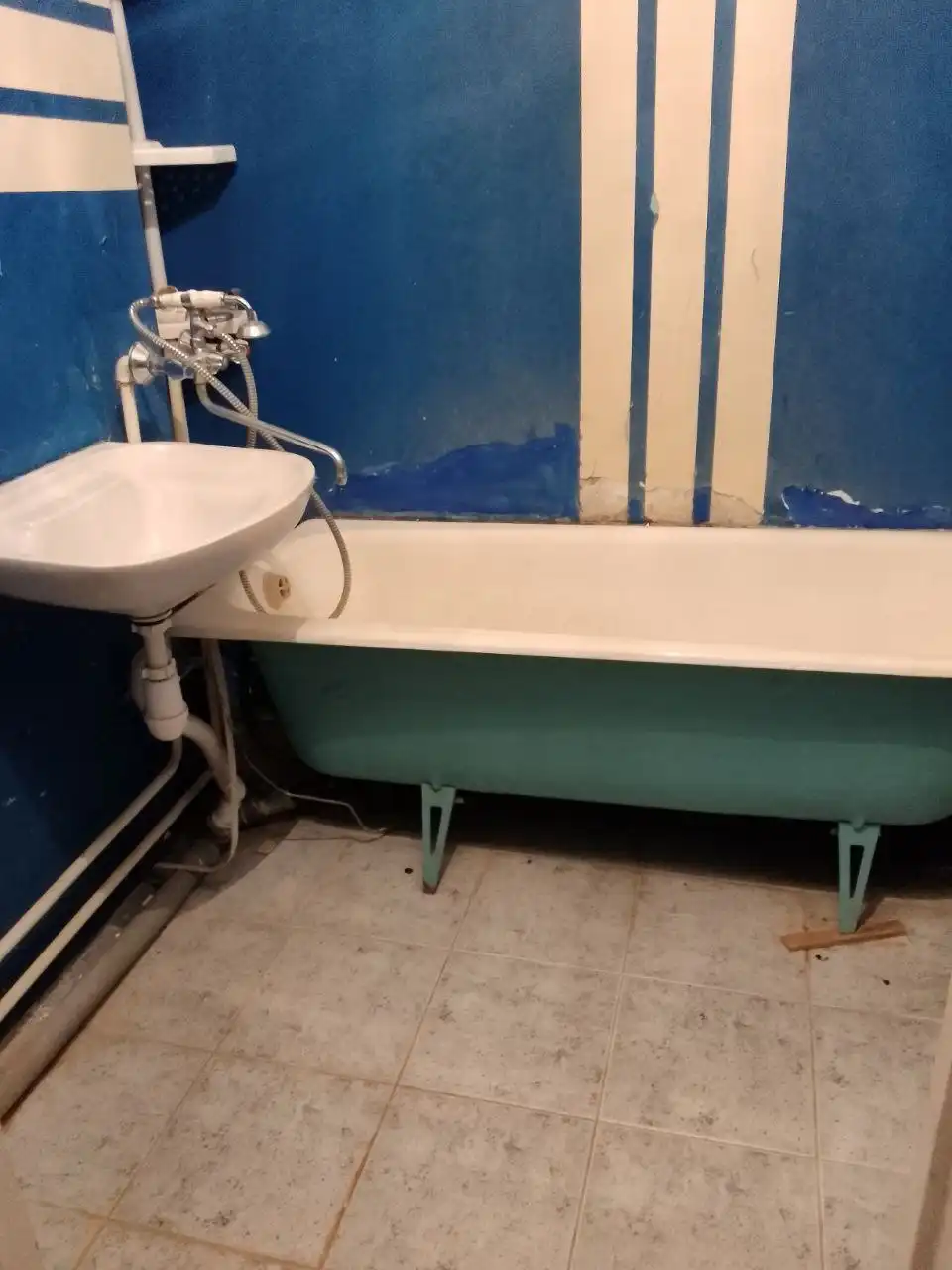 Продам трехкомнатную квартиру в поселке Кача, пригород Красноярска - Квартиры (Недвижимость) в Красноярск