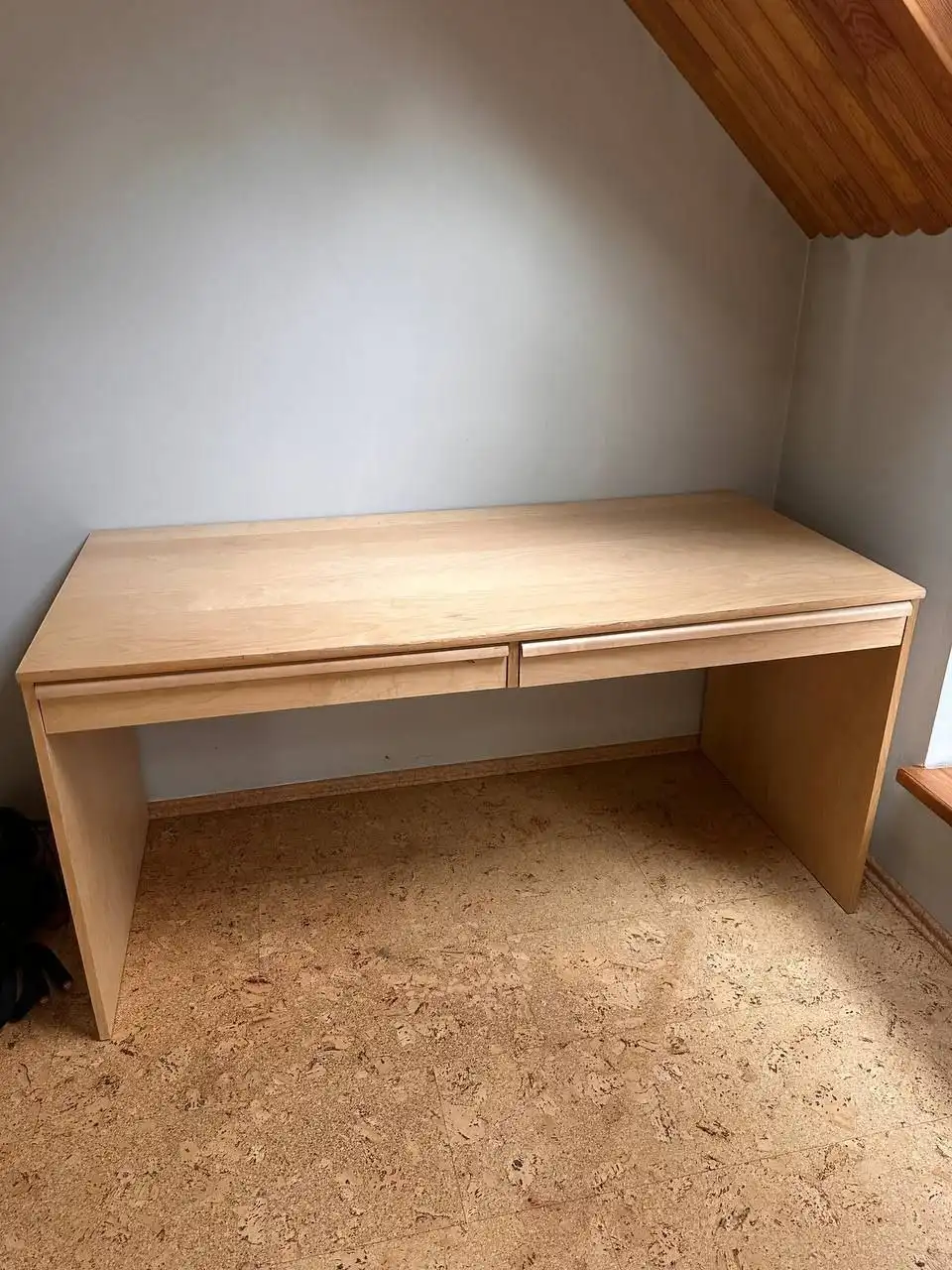 Письменный стол 1.6 метра - Мебель (Для дома и дачи) в Красноярск