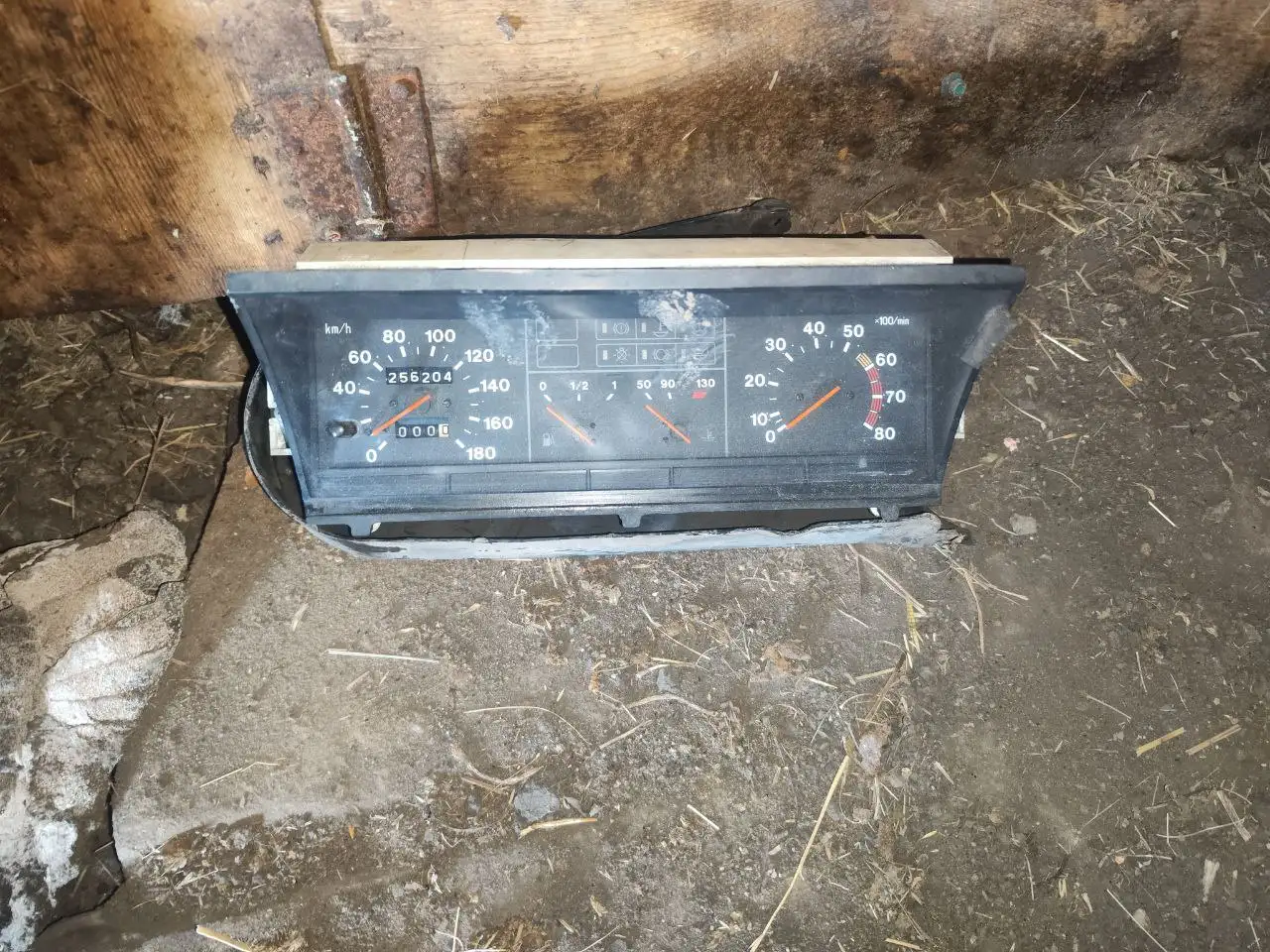 Продам приборные панели для ВАЗ 2110 и 21099 - Приборные панели (Запчасти) в Магнитогорск