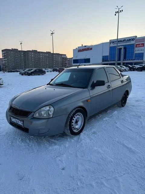 Продажа автомобиля 2012 года с пробегом 200 тысяч км - Автоаксессуары в Магнитогорск