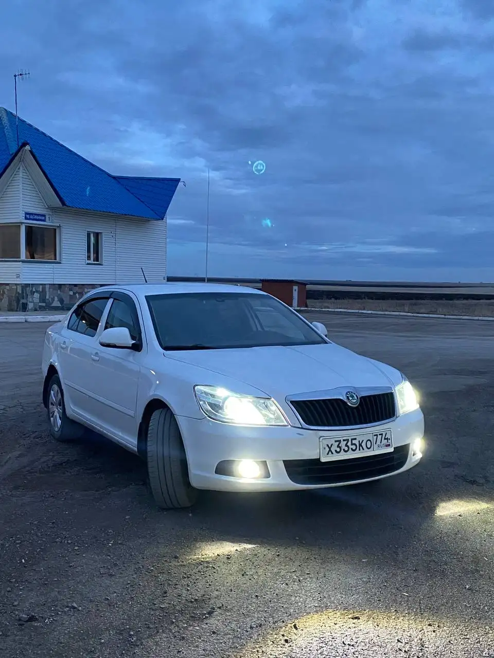 Автомобиль 2011 года выпуска, двигатель 1.6, автомат - Авто в Магнитогорск