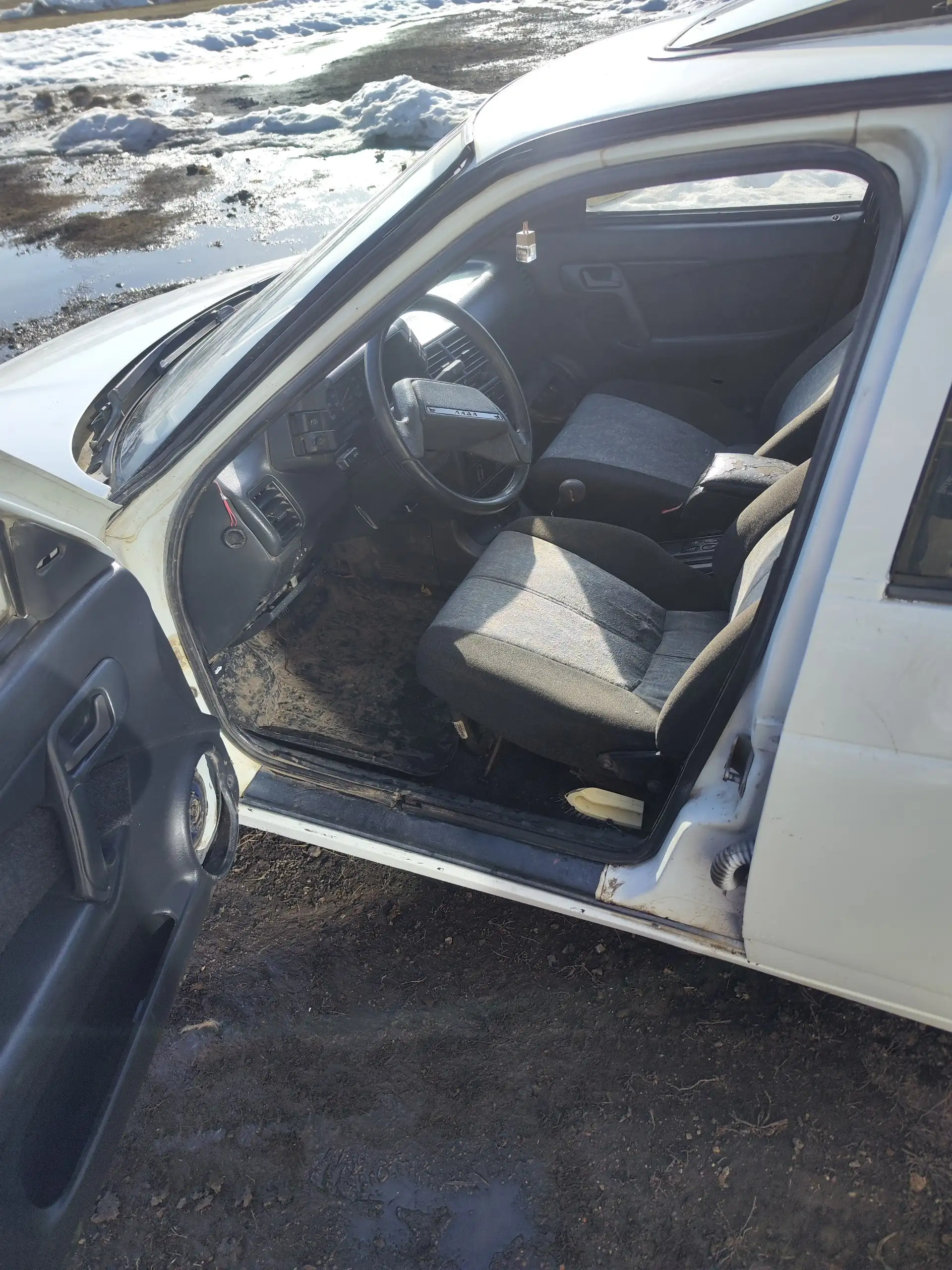 Продам ВАЗ 2110 белого цвета - Легковые автомобили (Авто) в Абзелиловский район, деревня Янги-Аул