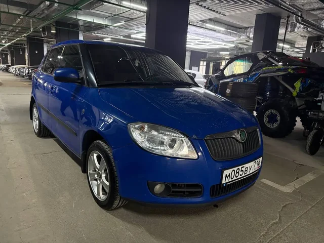 Skoda Fabia 2010 - Toyota Corolla в Казань