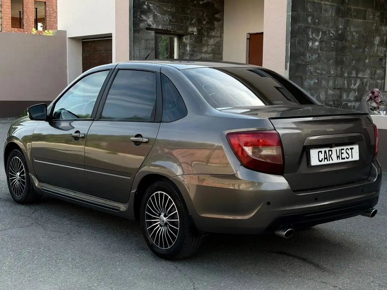 LADA GRANTA 2019 - Легковые автомобили (Авто) в Магнитогорск