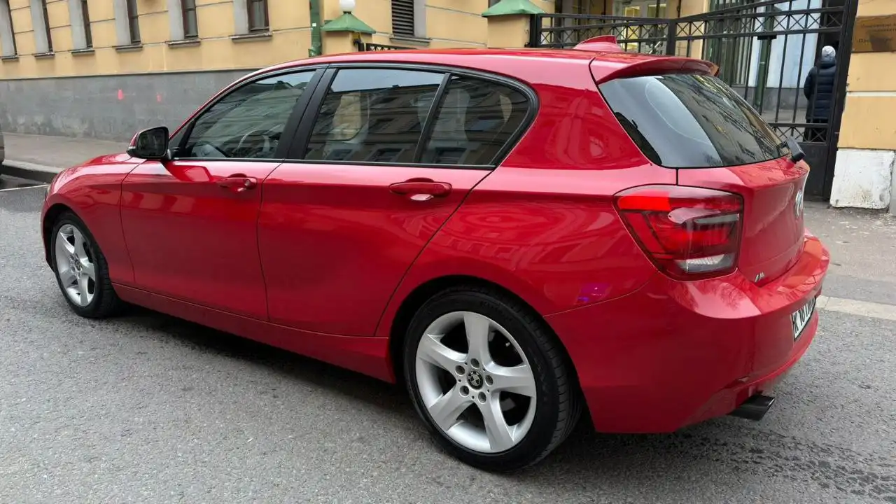 БМВ-1 2012 1.6 136л.с в Москве