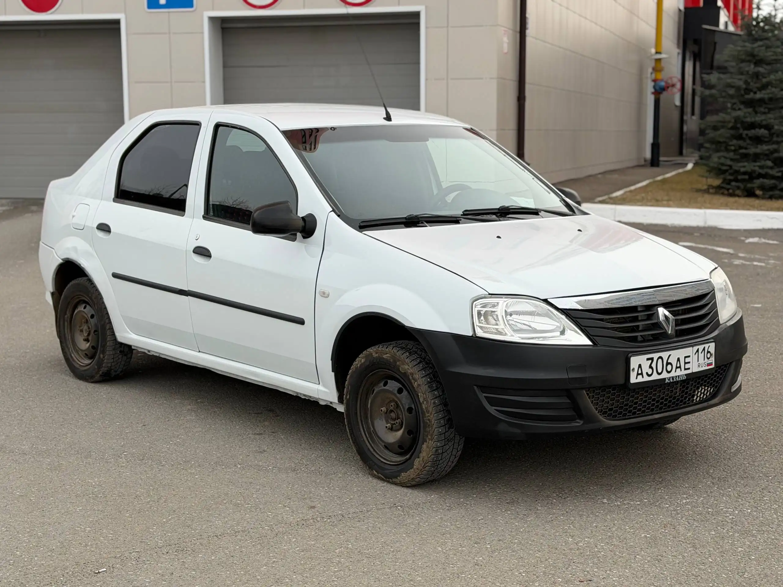 Renault Logan 2011-2012 года в хорошем состоянии