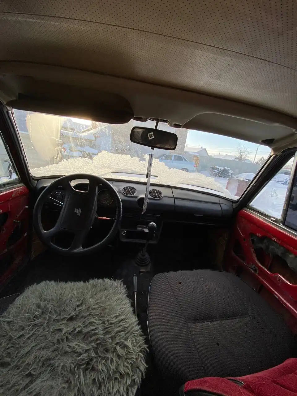 Продажа автомобиля с документами и в хорошем состоянии