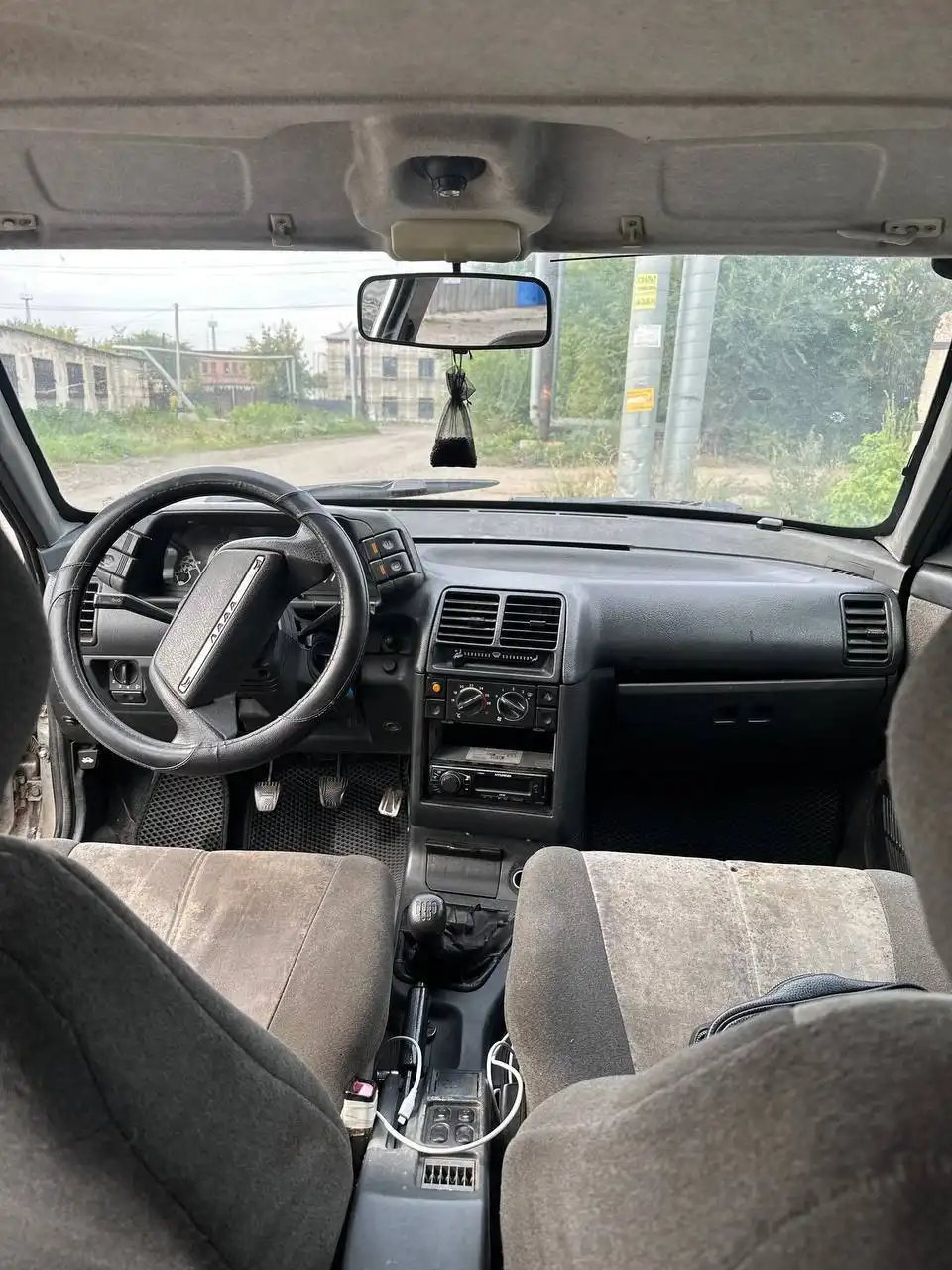 ВАЗ 2112 2003 года