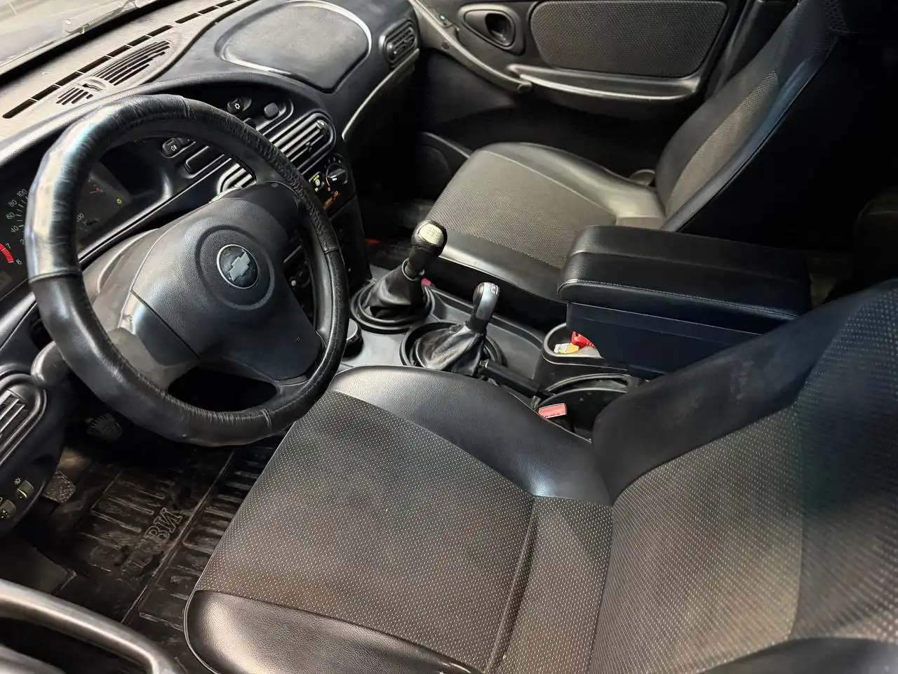 Шеви Нива 2010 с лебедкой и шноркелем