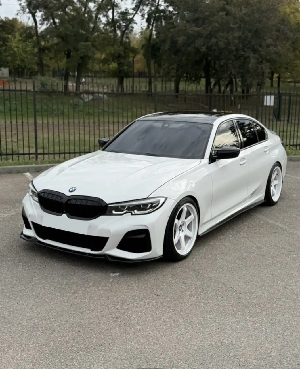 BMW 3 Series 2020 G20 белый с полным приводом